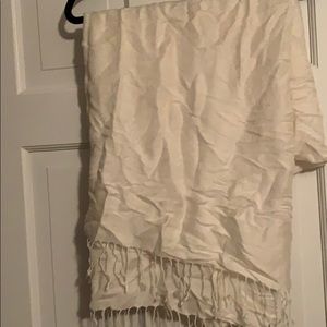 White pashmina scarf